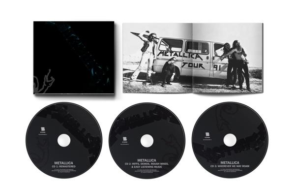 Metallica CD-készlet: három lemez és füzet, fekete-fehér zenekari fotó.