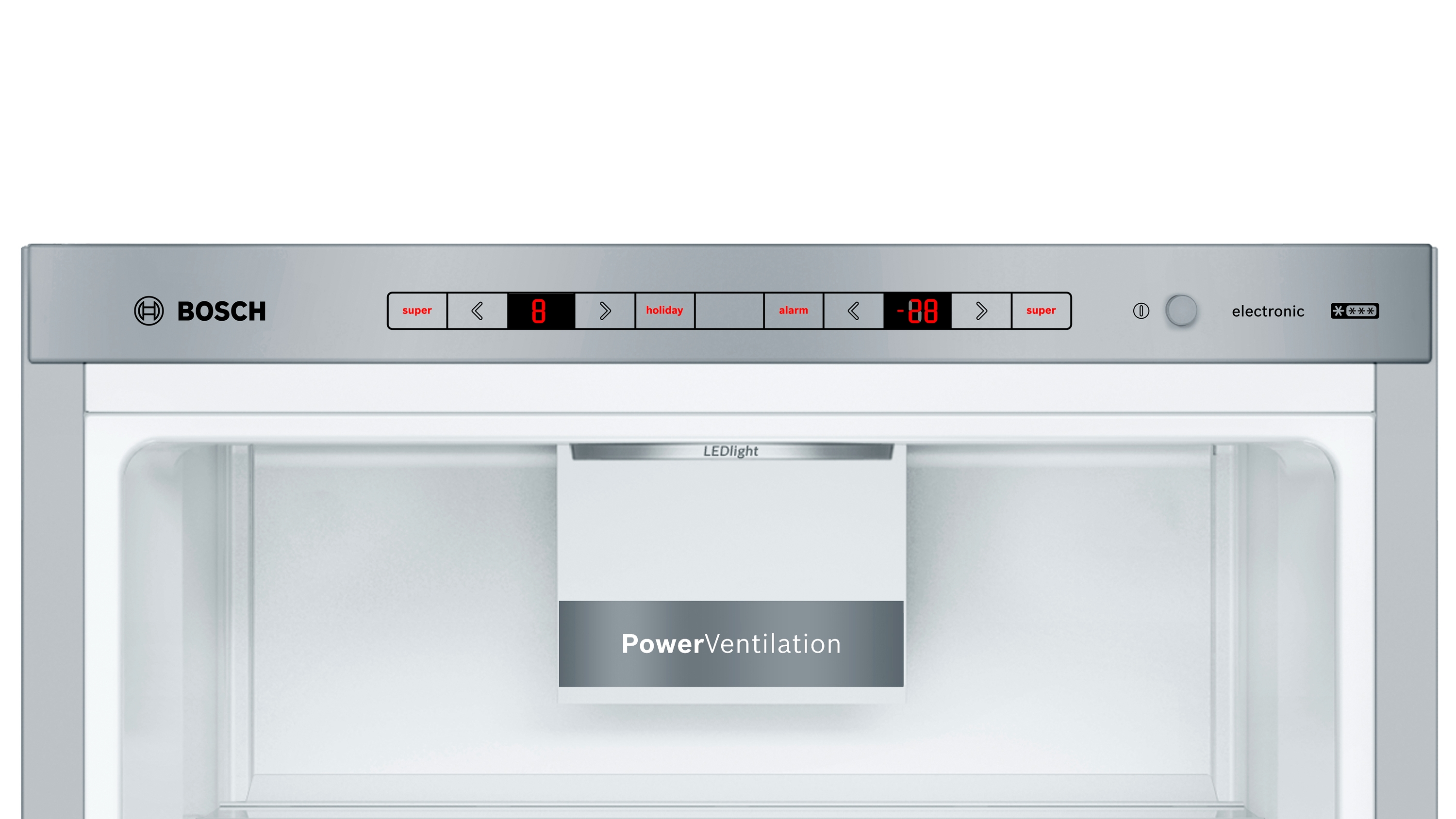 Kühlschrank-Innenraum mit digitaler Anzeige, PowerVentilation-Etikett und leeren Regalen.