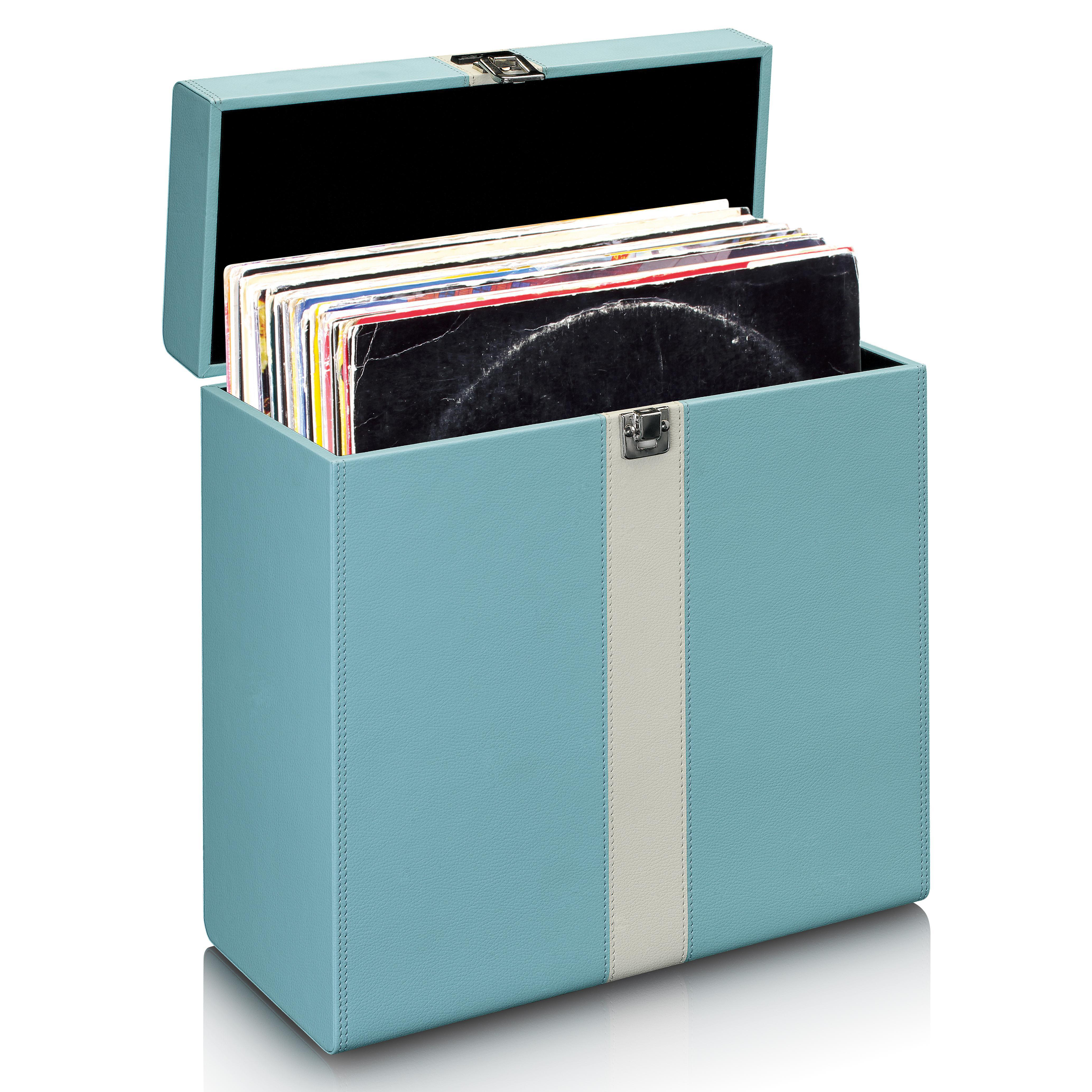 Blaue Schallplatten-Aufbewahrungsbox mit offenem Deckel. Schallplatten innen. Silberner Verschluss.