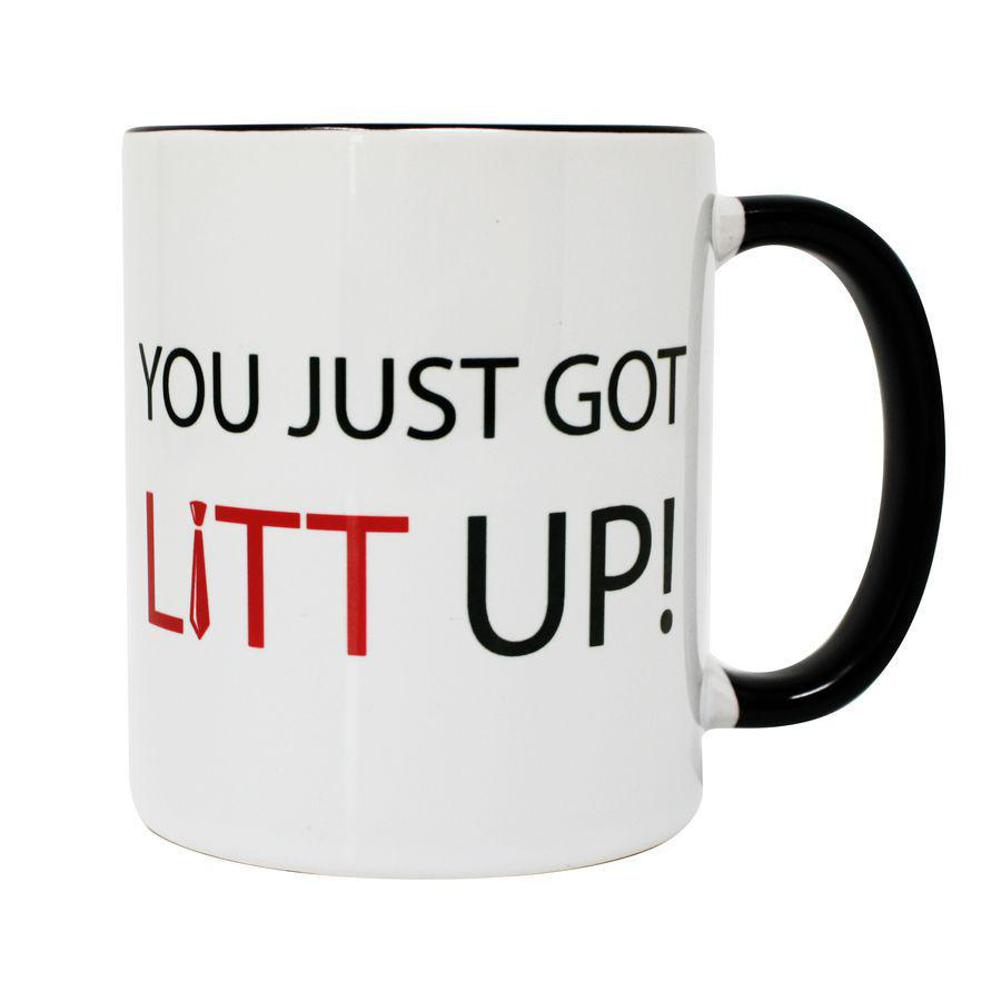 Weißer Becher mit schwarzem Henkel, Text "YOU JUST GOT LITT UP!" in schwarzer und roter Schrift.