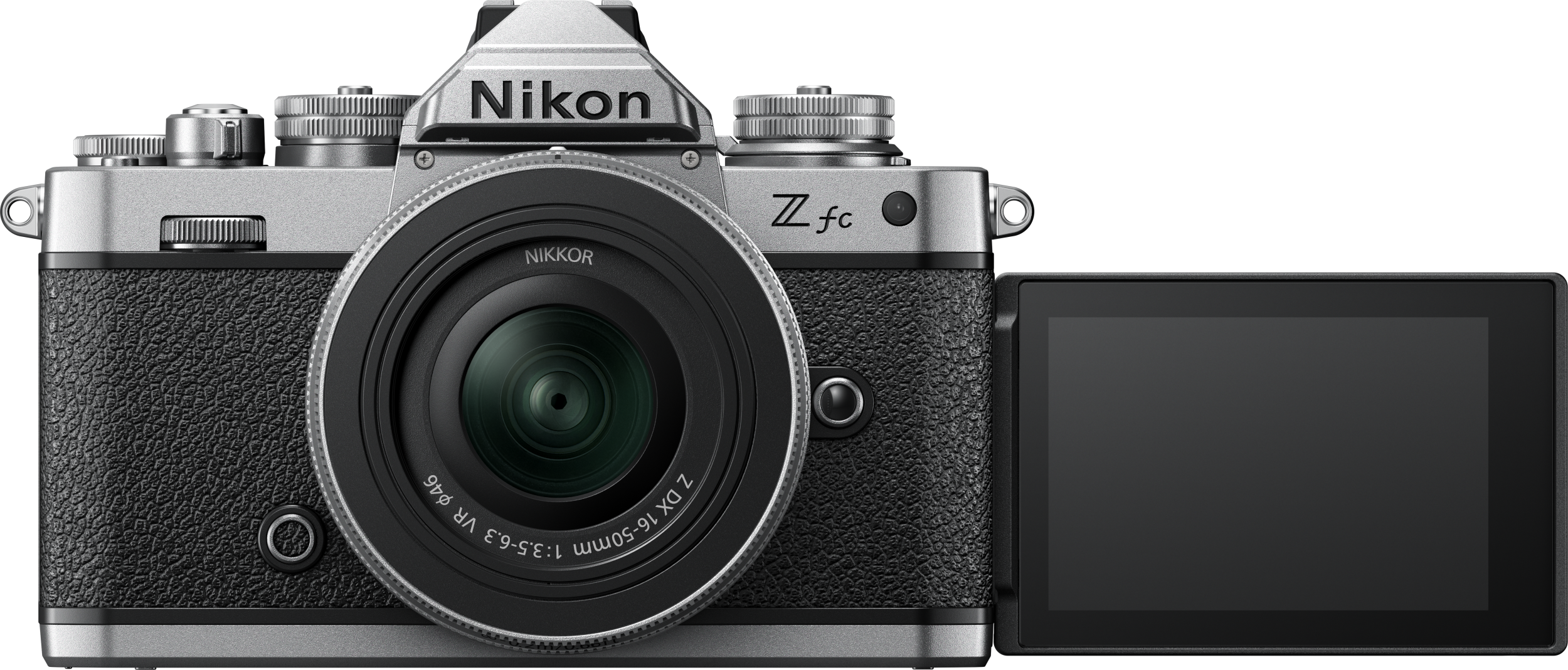Nikon Z fc Kamera mit offenem LCD-Bildschirm. Schwarzer Griff, silberner Körper und Objektiv. Nikon und Z fc sichtbar.