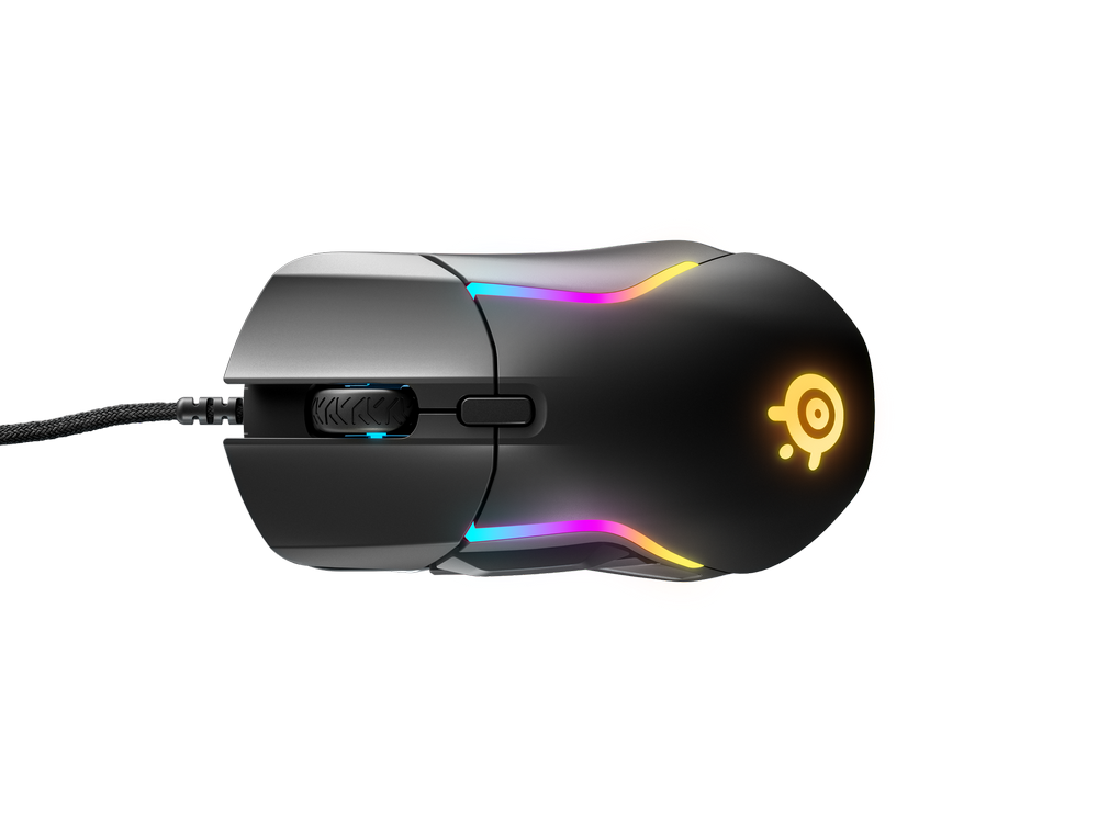 Un ratón gaming negro, vista superior. Tiene luces de colores y el logotipo de SteelSeries.