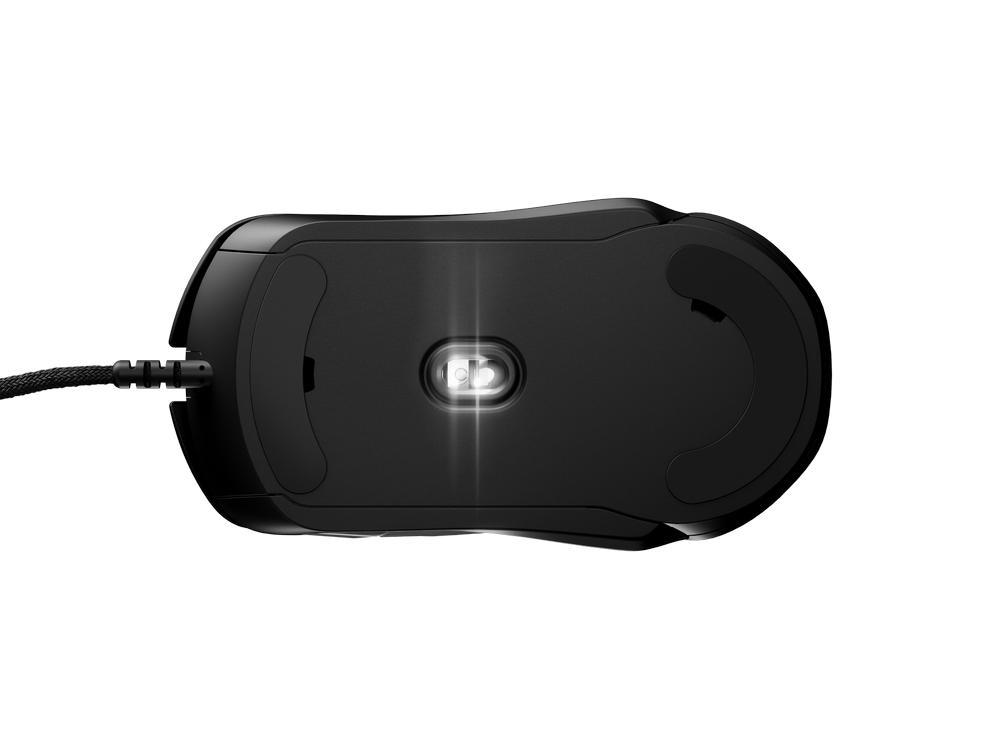 Parte inferior de un ratón gaming negro con luz y curvas definidas. Diseño elegante.