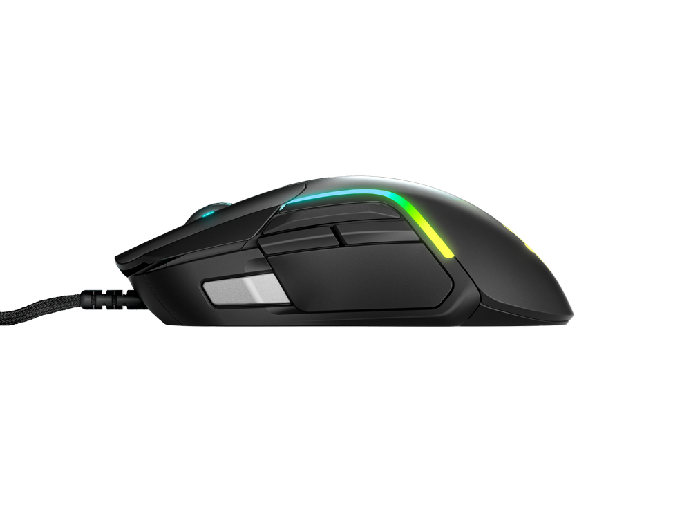 Ratón gaming negro con iluminación RGB en el lateral, conectado a un cable negro.