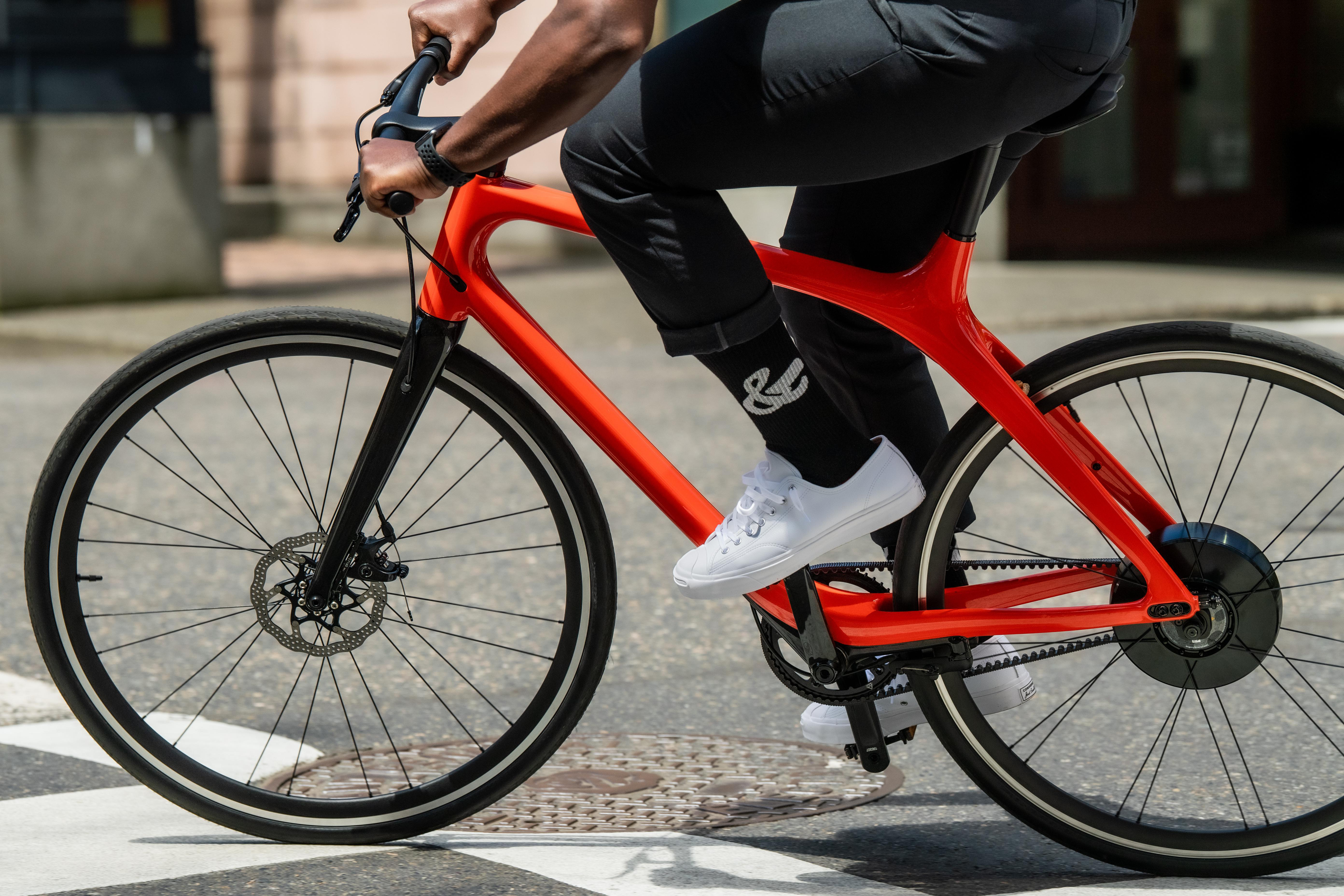 GOGORO EEYO 1 ORANGE180 Citybike (Laufradgröße: 28 Zoll, Herren-Rad, 123 Wh, Orange)