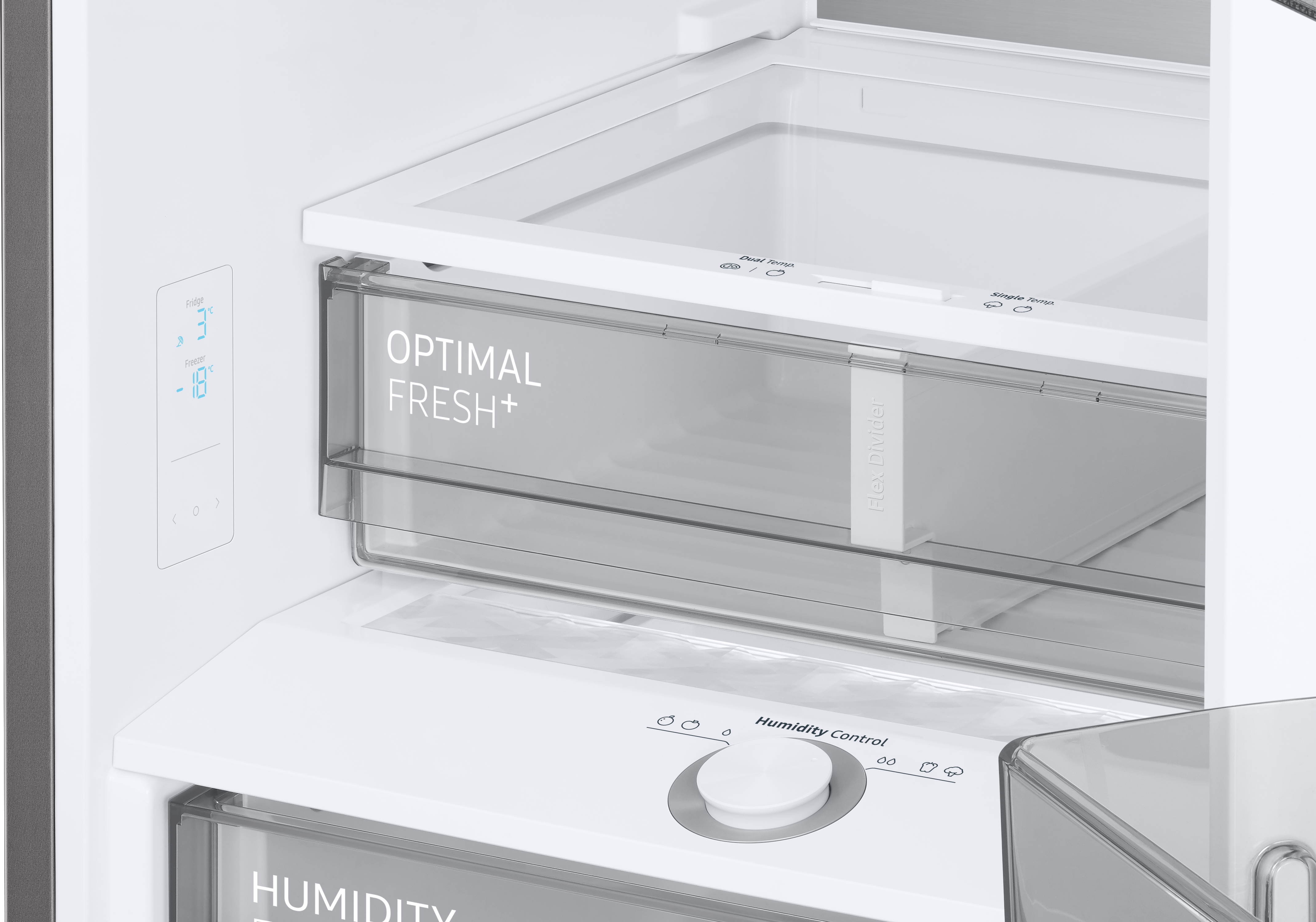 Kühlschrankinnenraum. Schubladen mit der Aufschrift Optimal Fresh+, Humidity Control und ein Display.