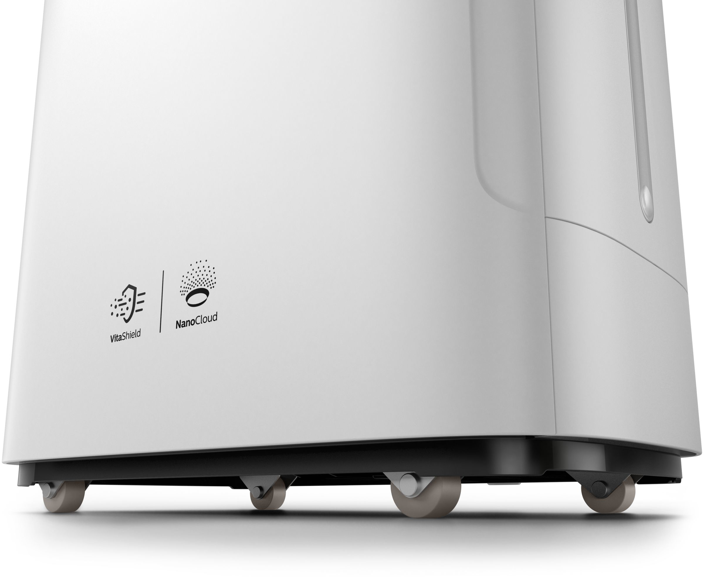 Primo piano della base di un umidificatore bianco, che mostra le ruote e il logo NanoCloud.