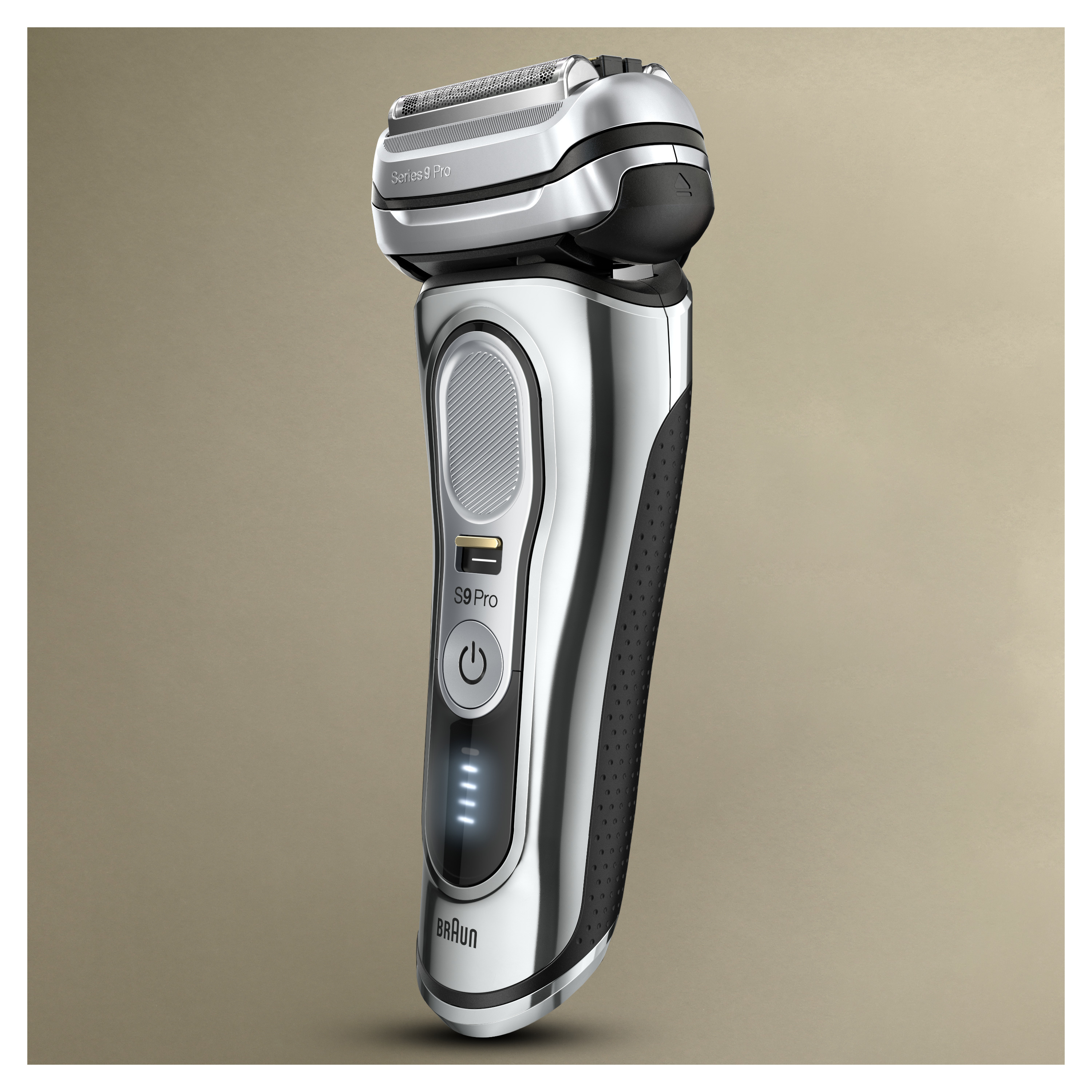 BRAUN 9476CC Series 9 Pro Nass- und Trockenrasierer Wet&Dry Chrom (inkl. Mobile Charging Base + Power Case) Nass- und Trockenrasierer (Akkubetrieb, Chrom, Wet & Dry)