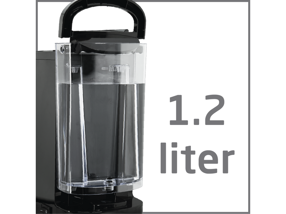 Primer plano de una cafetera negra con un depósito de agua transparente etiquetado '1.2 litros'.