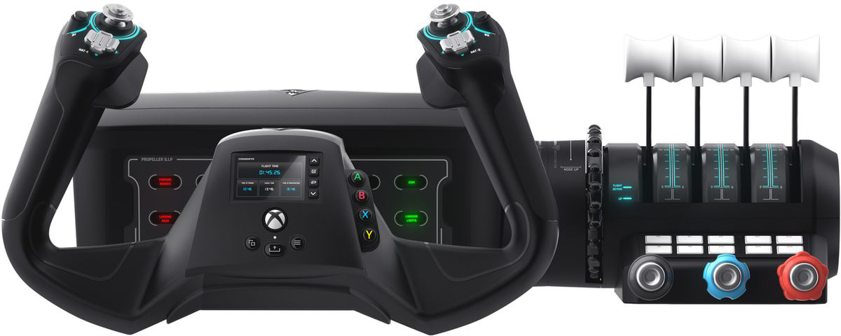 Schwarze Flugsimulator-Bedienelemente mit Joystick und Hebeln rechts.