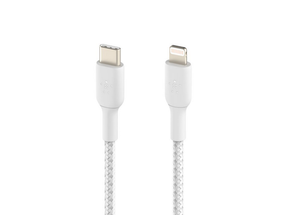 Cables de carga Belkin blancos y grises, USB-C y Lightning, sobre fondo blanco.