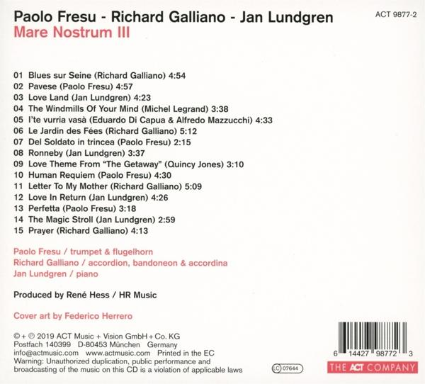 CD-Cover mit Titelliste eines Paolo Fresu-Albums. Der Hintergrund hat ein blaues und weißes Design.