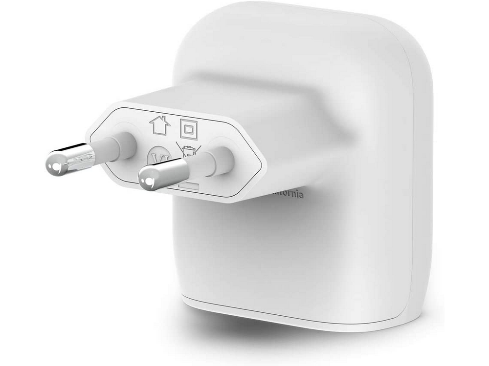 Adaptador de viaje blanco con dos clavijas. Es un adaptador de enchufe.
