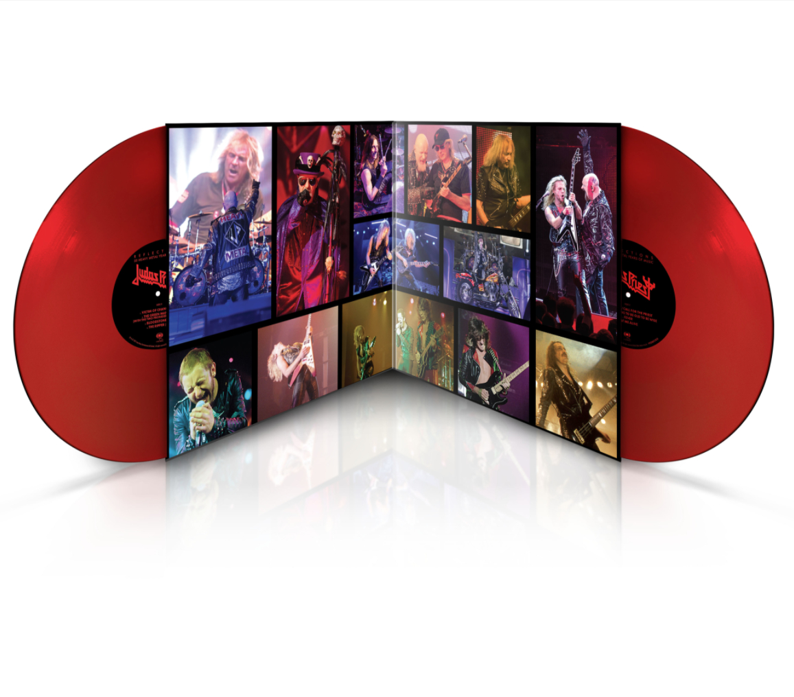 Rote Schallplatte mit einem Klappalbum, das Fotos einer Rockband zeigt.