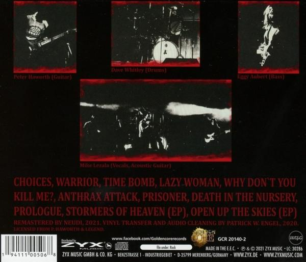 CD-Cover, schwarzer Hintergrund mit Bildern von Bandmitgliedern und Songtiteln.