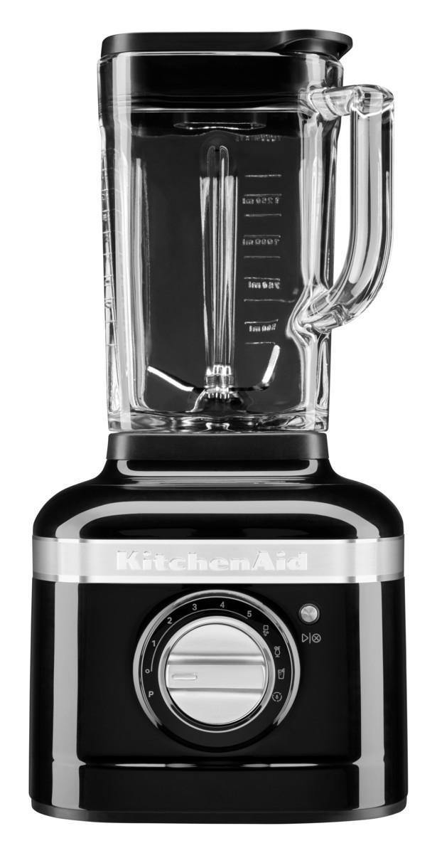 Schwarzer KitchenAid-Blender mit Glasbehälter und schwarzem Sockel, vor weißem Hintergrund.