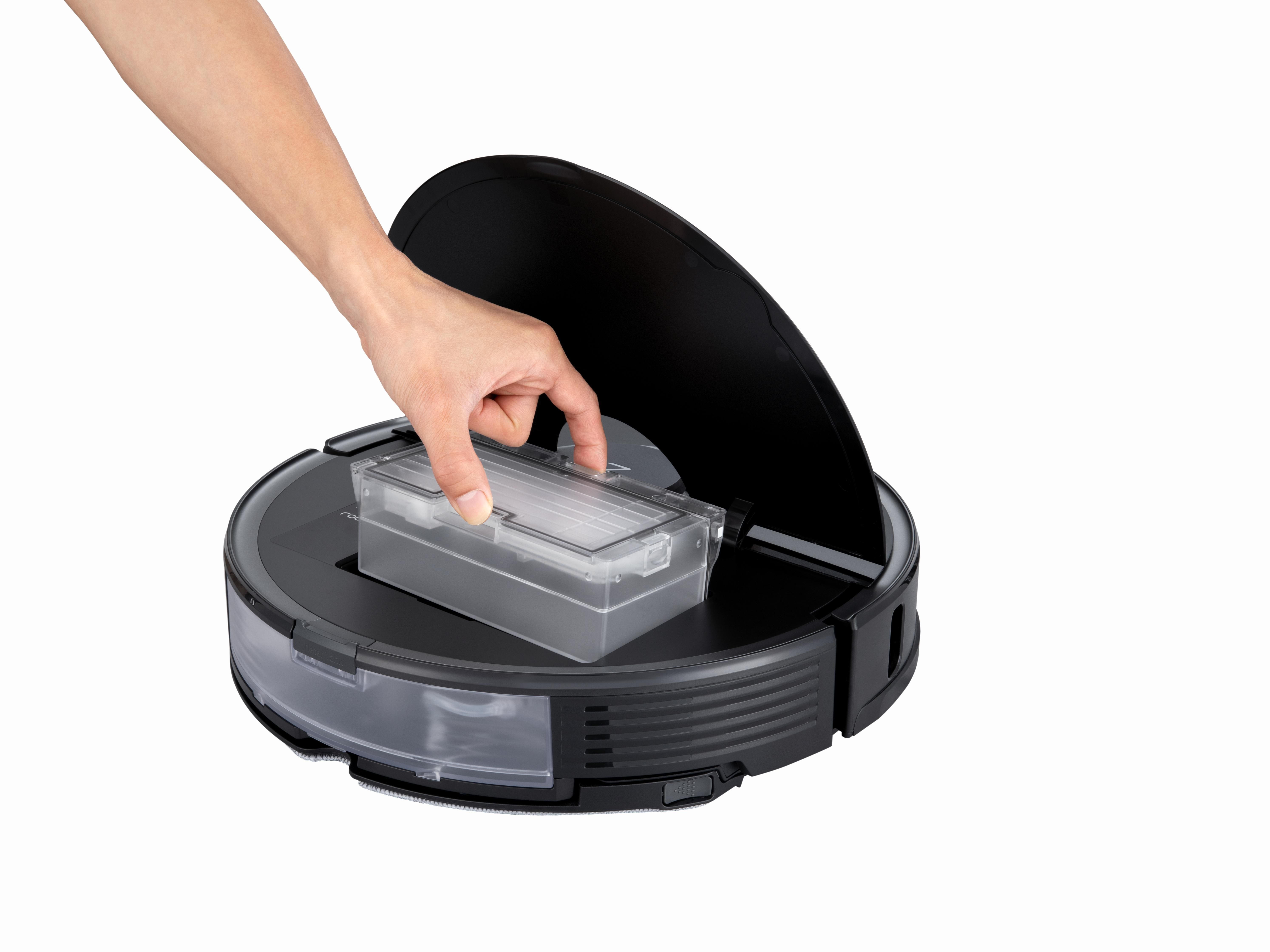 Roboterstaubsauger mit einer Hand, die einen Behälter auf weißem Hintergrund einsetzt.