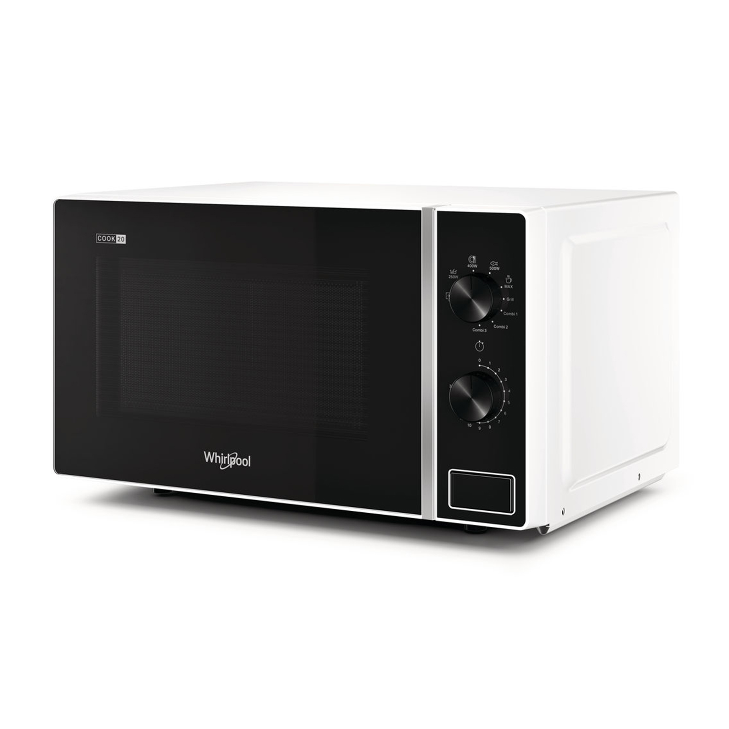 Un forno a microonde bianco con porta nera. Ha due manopole e un display digitale. Isolato su bianco.