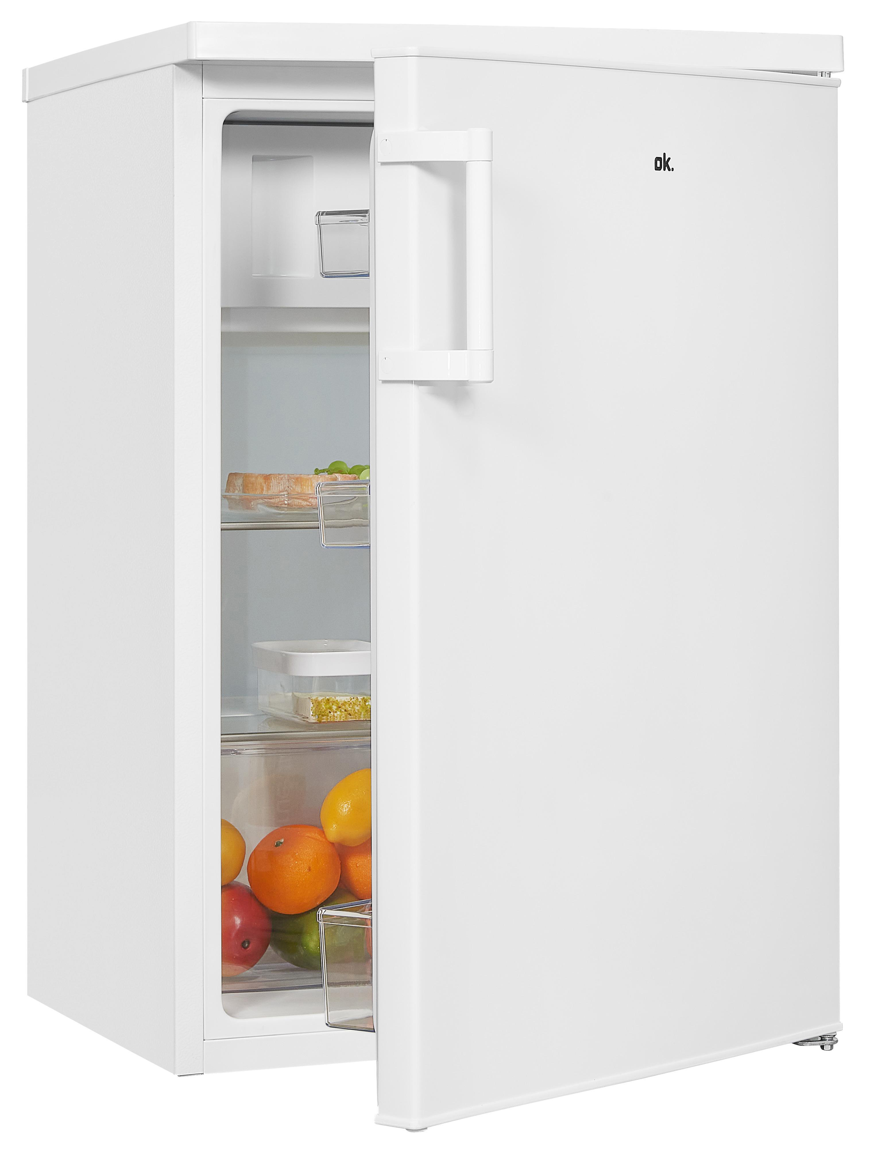 Weißer Mini-Kühlschrank mit offener Tür, zeigt Regale mit Lebensmitteln und Getränken.