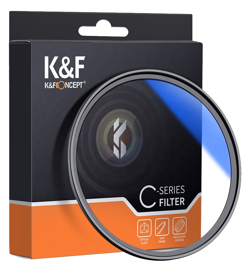 K&F Concept szűrő doboz és szűrő. Fekete doboz narancssárga díszítéssel. Kör alakú szűrő kék árnyalattal.
