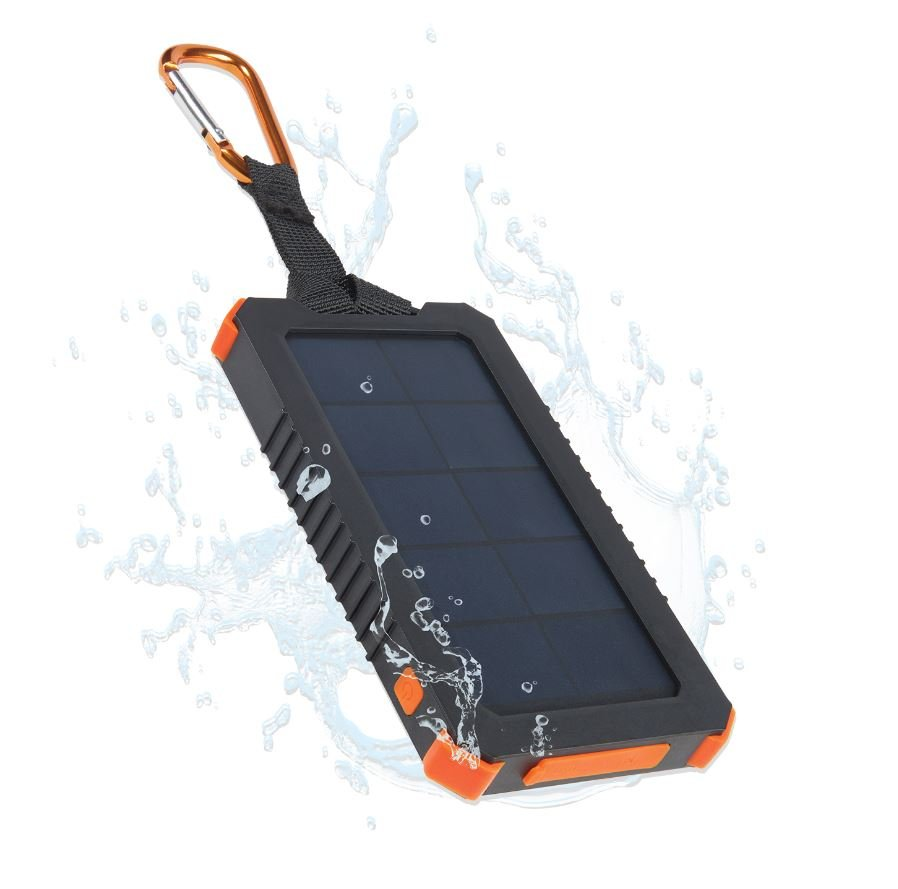 Solarladegerät mit Karabiner und Wasserspritzern.