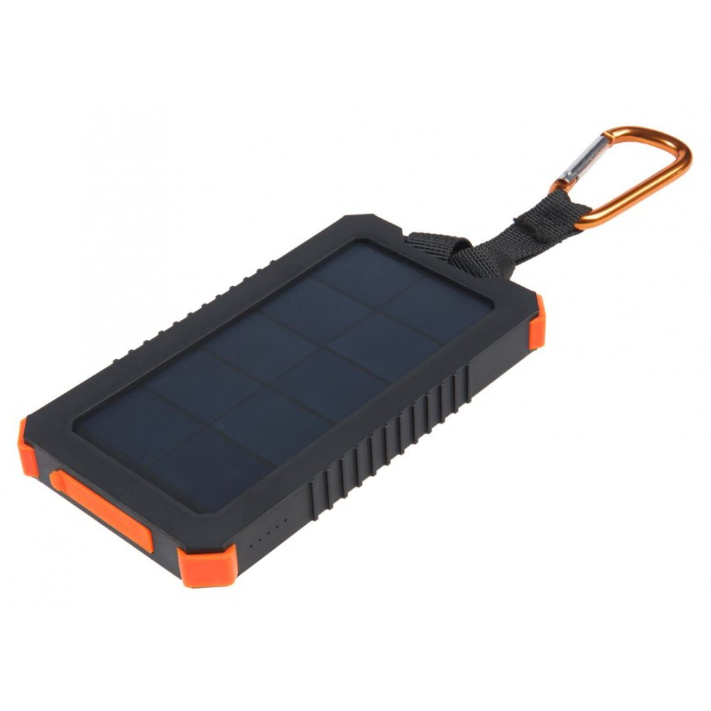 Schwarzes und oranges Solar-Ladegerät mit Karabiner. Rechteckige Form mit Solarpanel.