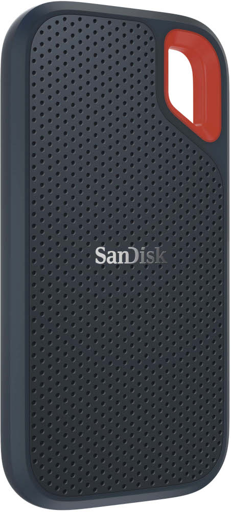 Disque SSD portable SanDisk bleu foncé et rouge.