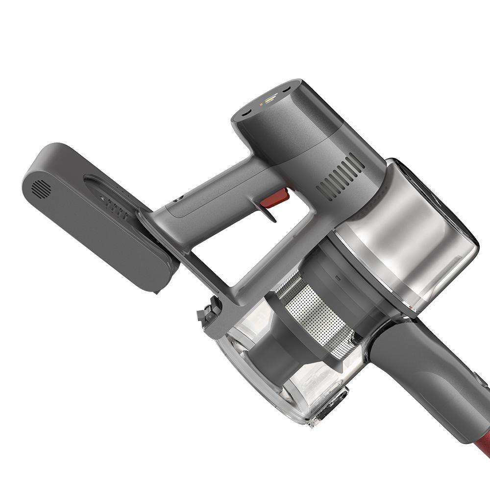 Ein grauer und silberner kabelloser Staubsauger auf weißem Hintergrund. Winkelansicht.