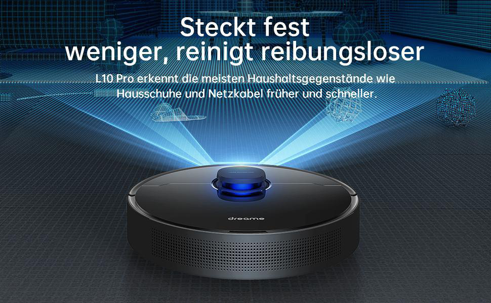 Ein Roboter-Staubsauger auf einem Boden. Es ist dunkel und hat ein blaues Licht.