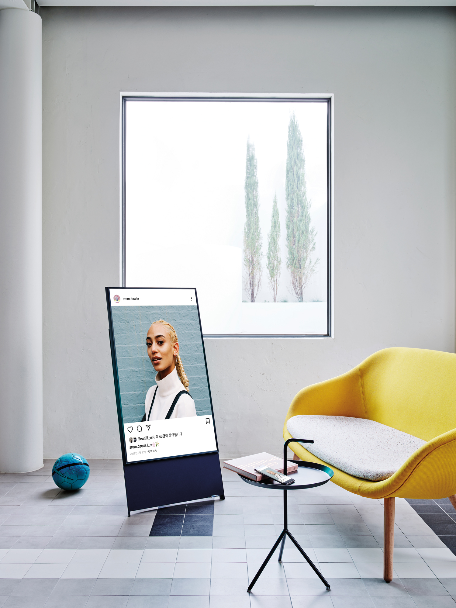 SAMSUNG The Sero (LS05T)