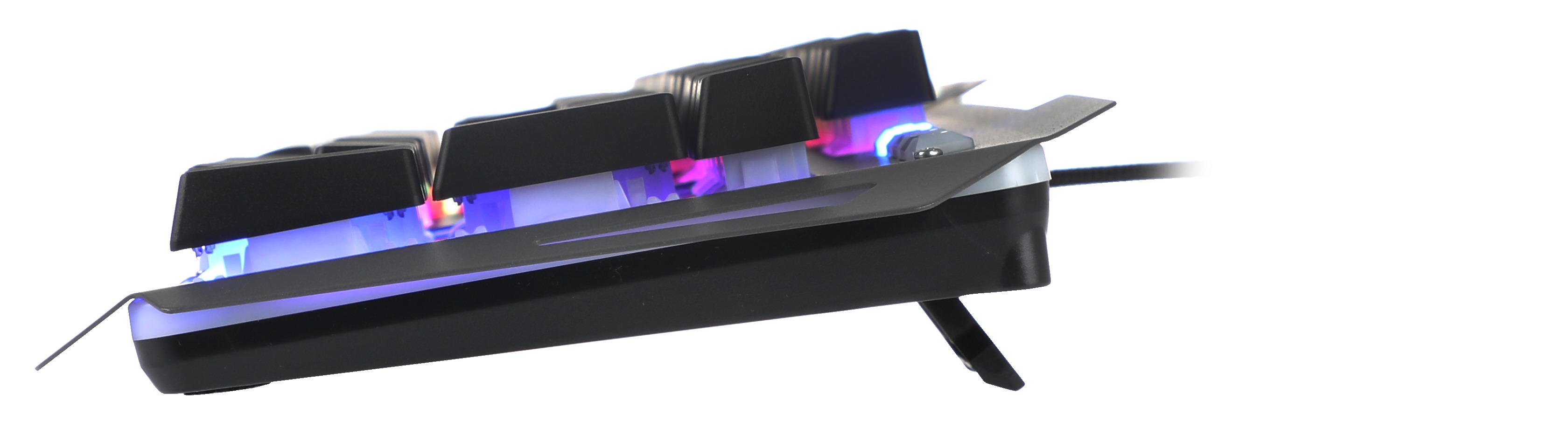 Eine schwarze Gaming-Tastatur mit erhöhten Tasten, Metallakzenten und farbenfroher Hintergrundbeleuchtung.