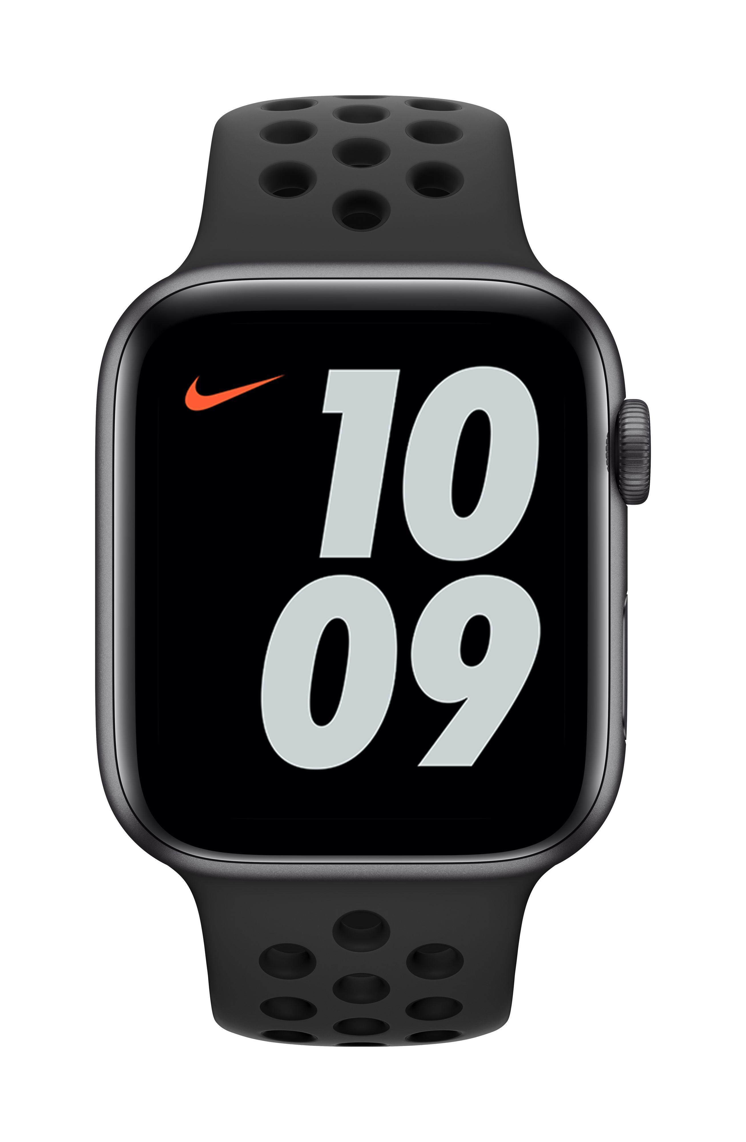 Schwarze Smartwatch mit Nike-Logo und digitaler Zeitanzeige.