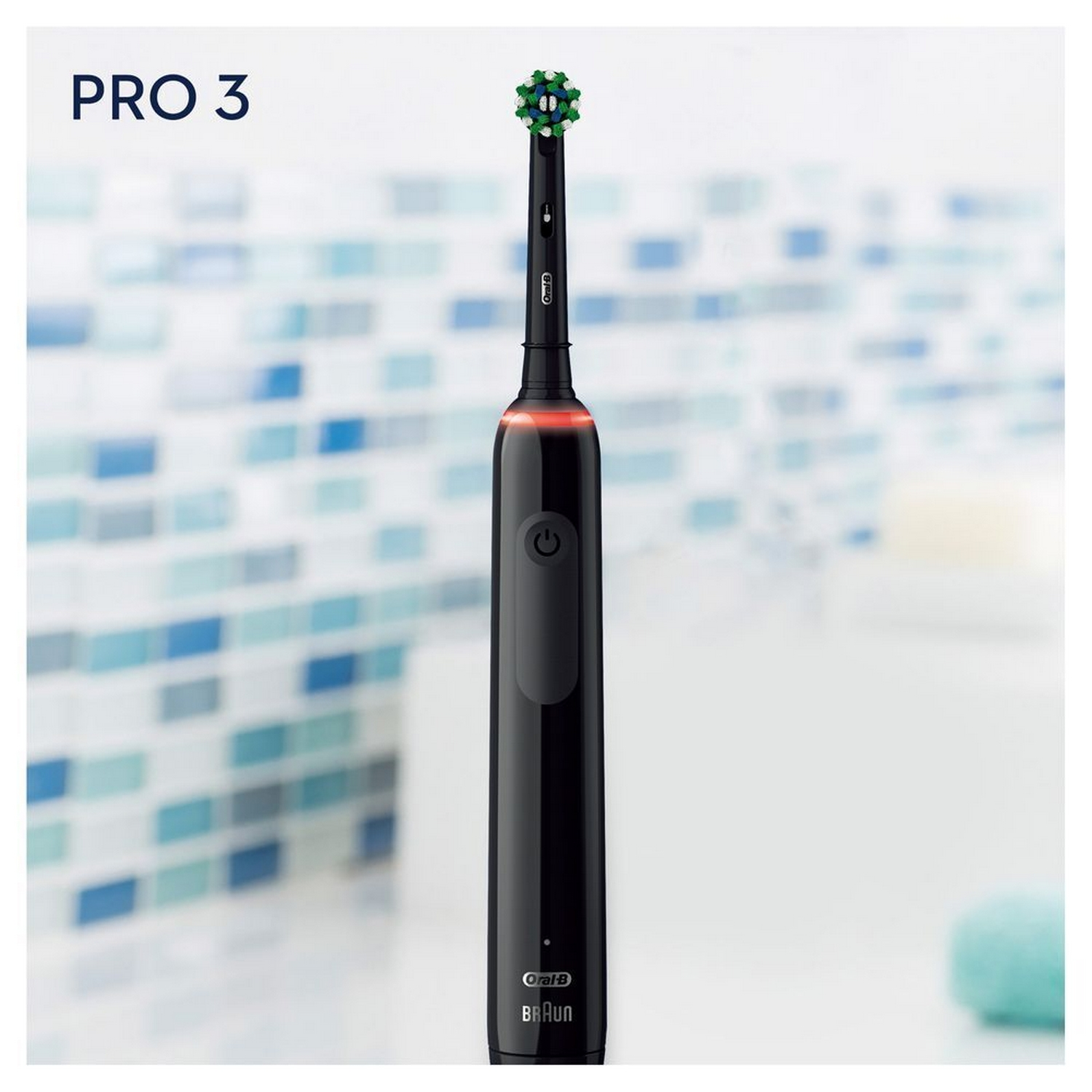 Cepillo de dientes eléctrico negro con el texto PRO 3.