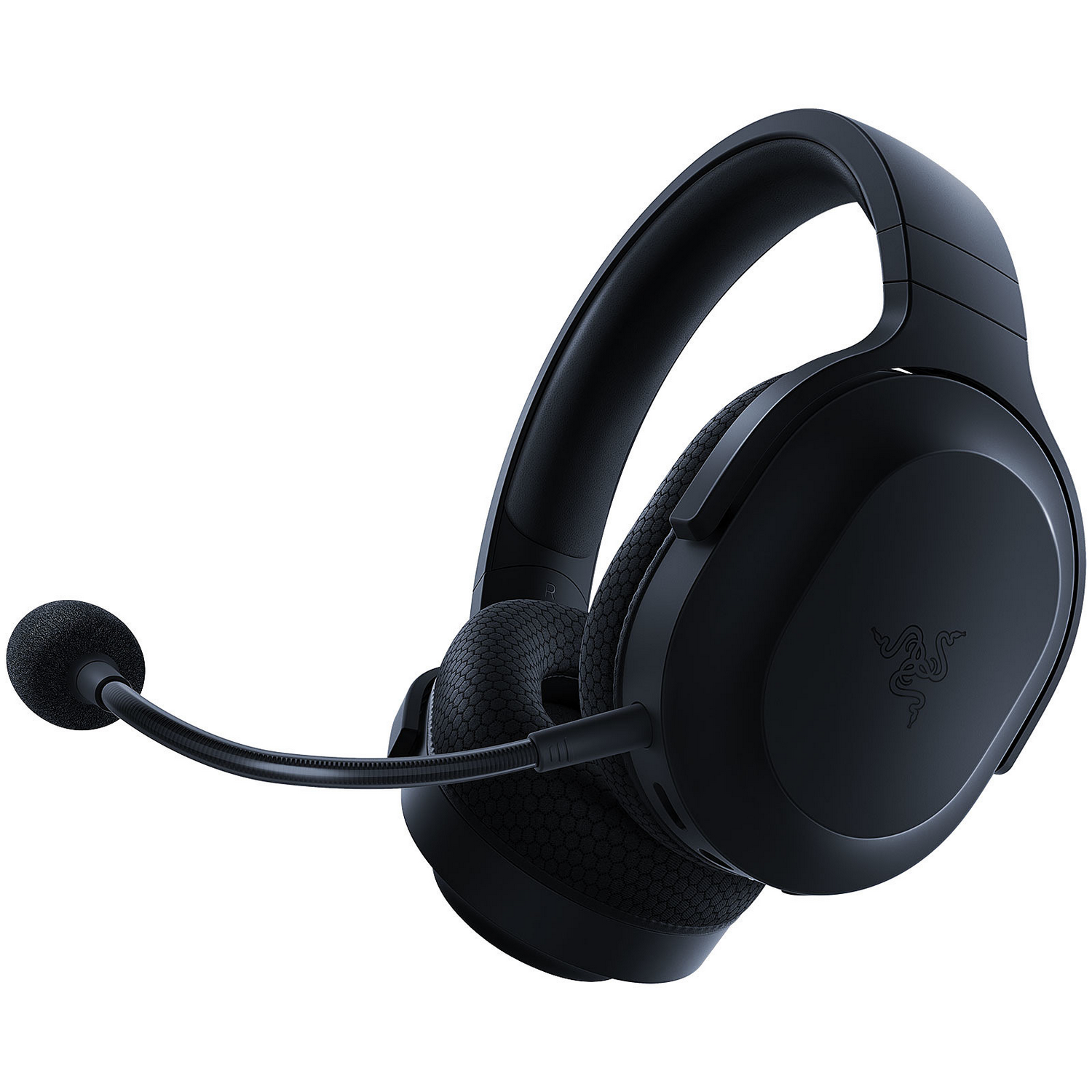 Auriculares para juegos negros con micrófono y logotipo.