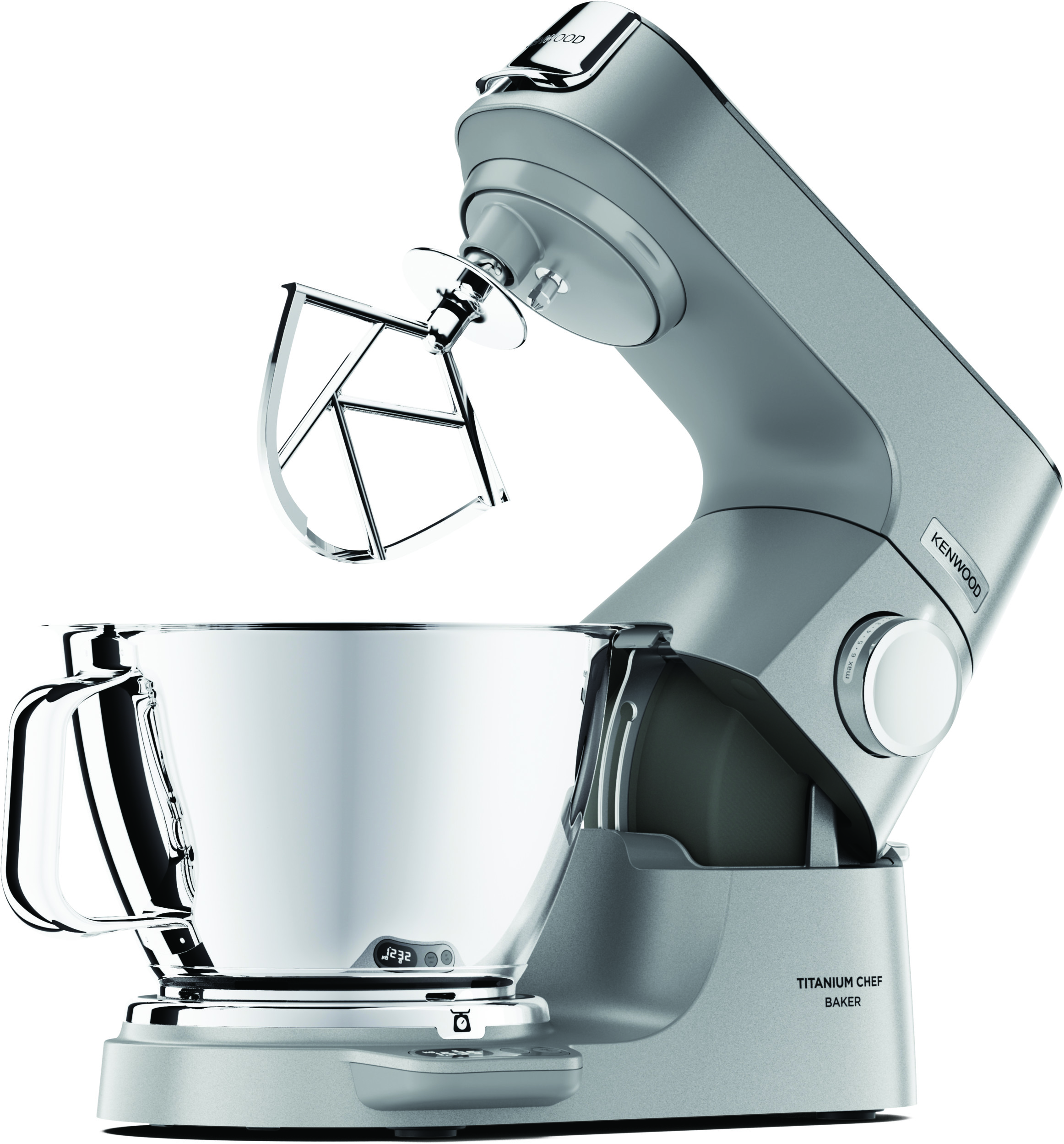 Ein silberner Kenwood-Küchenmixer mit hochgehobenem Arm, in heller Umgebung.