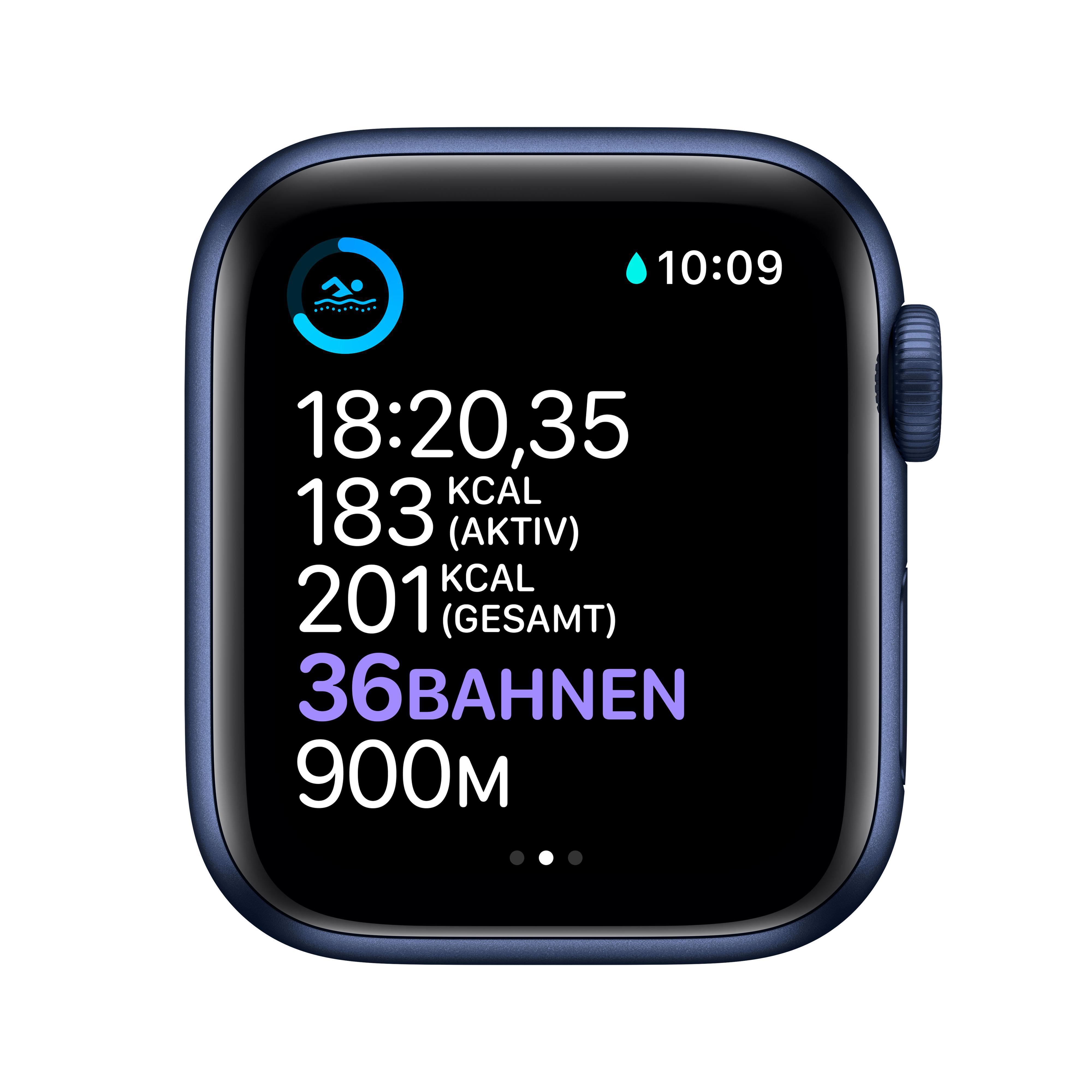 Smartwatch mit blauem Armband. Der Bildschirm zeigt Trainingsdaten: Zeit, Kalorien, Bahnen und Distanz.