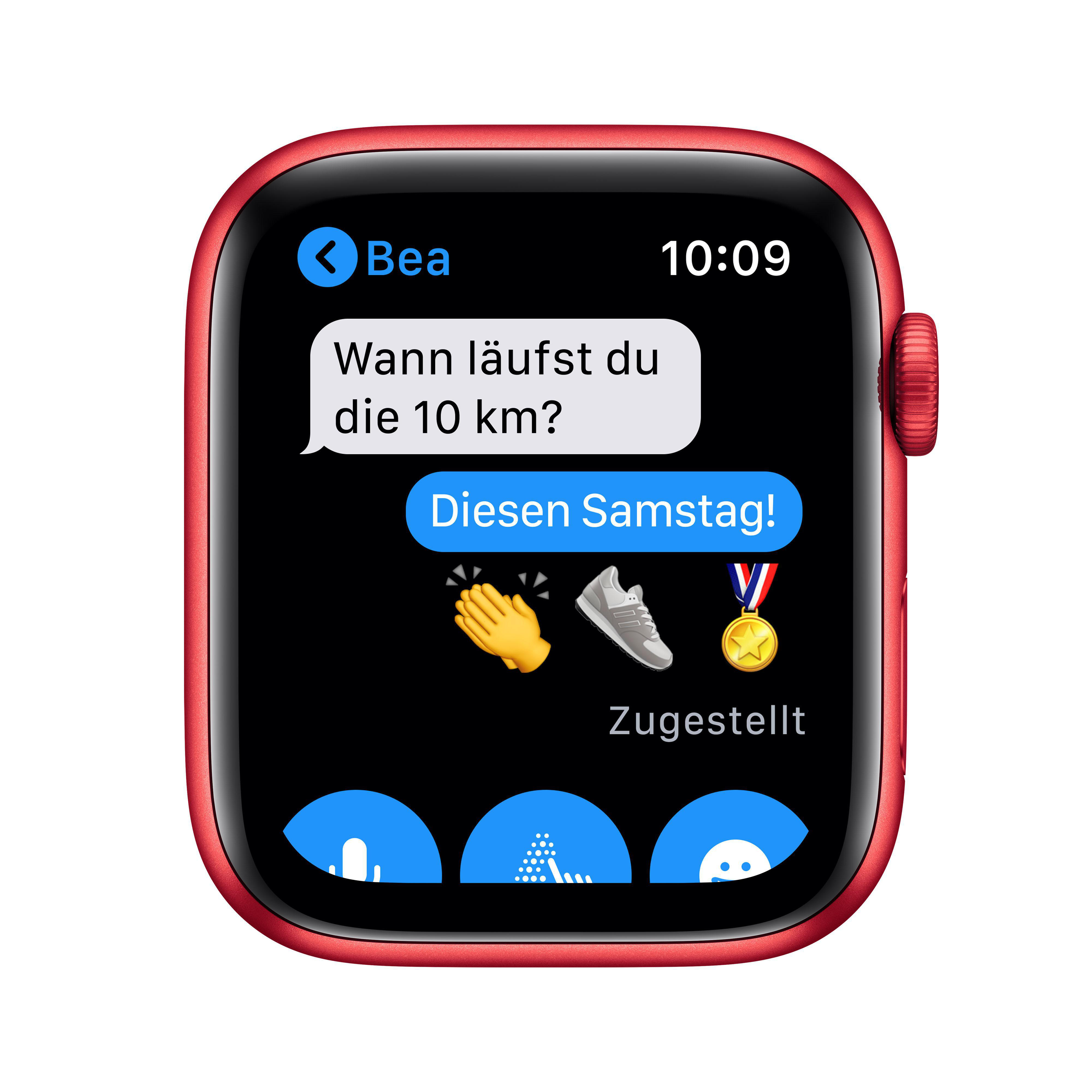 Apple Watch mit Textnachrichten-Konversation, die eine Renn-Einladung und Emojis zeigt.