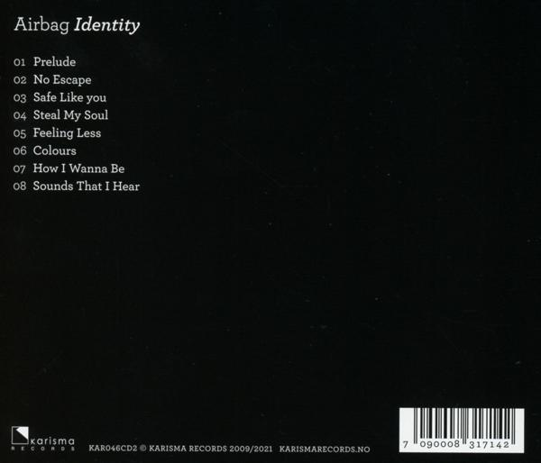CD-Cover mit Titelliste und Künstlernamen auf schwarzem Hintergrund.