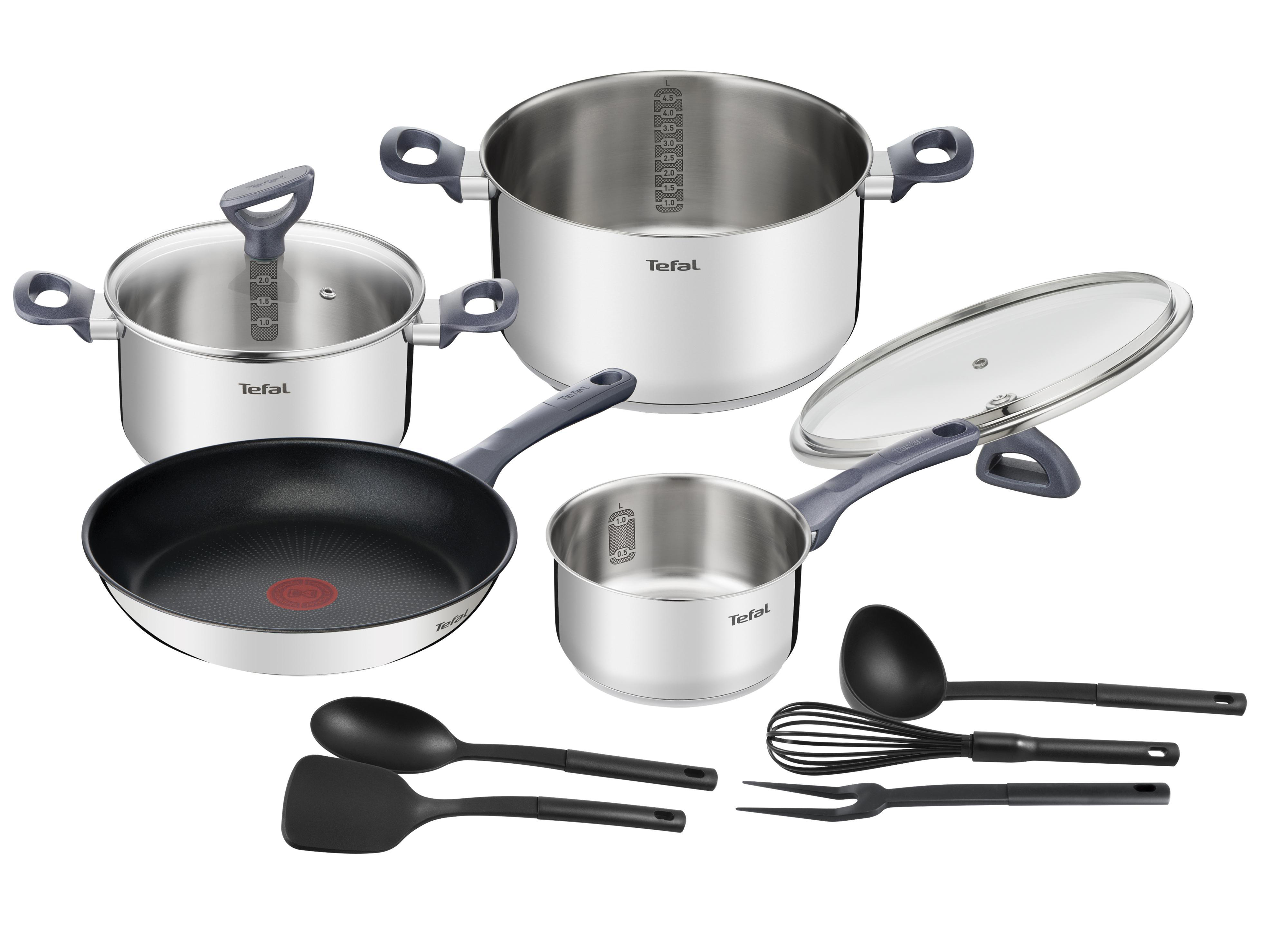 Set aus Edelstahl-Tefal-Kochgeschirr und -Utensilien auf weißem Hintergrund.
