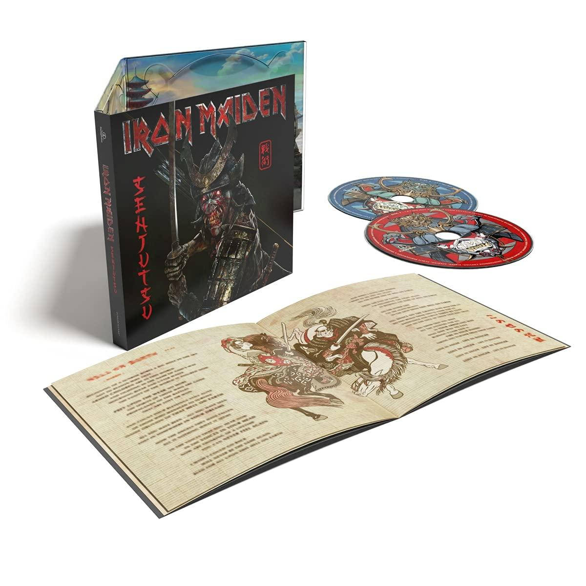 Album borító szamuráj illusztrációval, rajzokkal és CD-kkel.