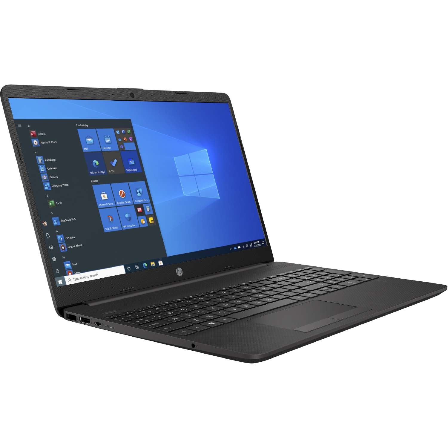 Un portátil HP negro está abierto sobre una superficie blanca. La pantalla muestra el escritorio de Windows.