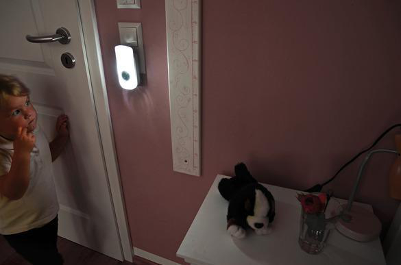 BRENNENSTUHL 1173240020 LED Sensor, Infrarot Bewegungsmelder Nachtlicht