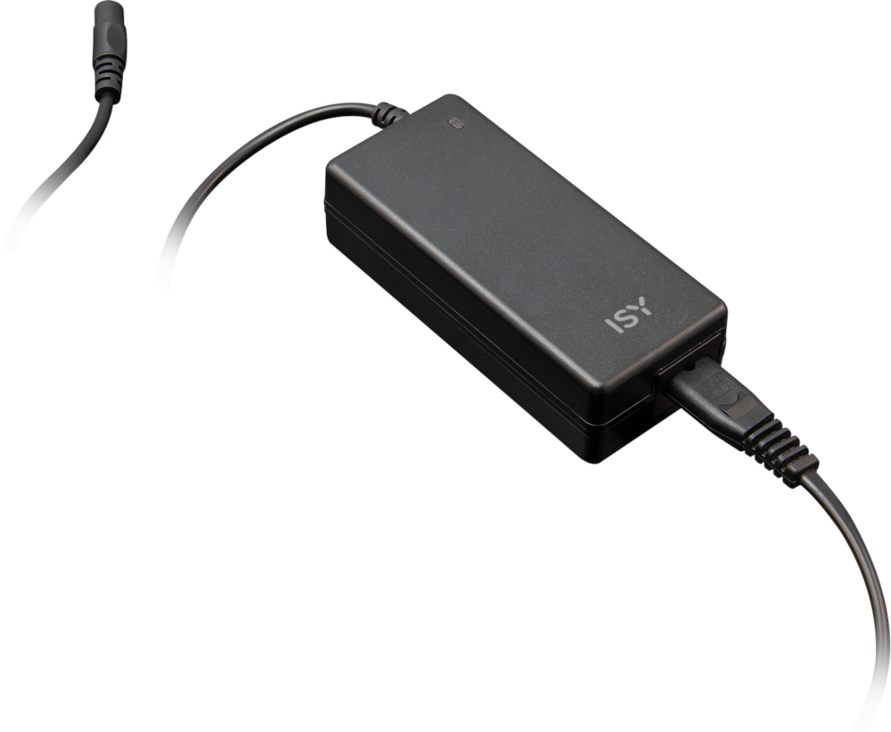 Adaptateur secteur ISY noir avec câble noir, sur fond blanc.