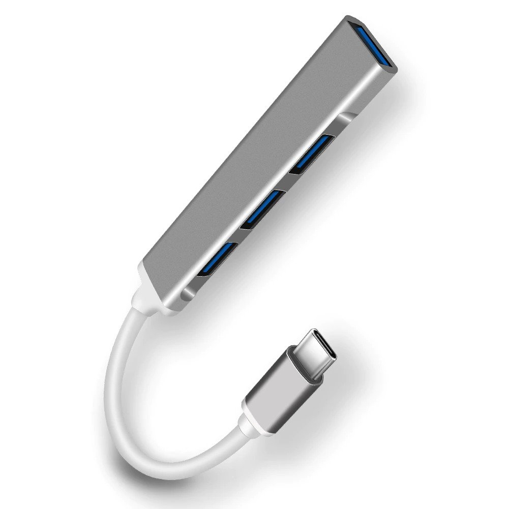 Mavi bağlantı noktalarına ve beyaz bir kabloya sahip gümüş bir USB hub'ı. Arka plan beyaz.