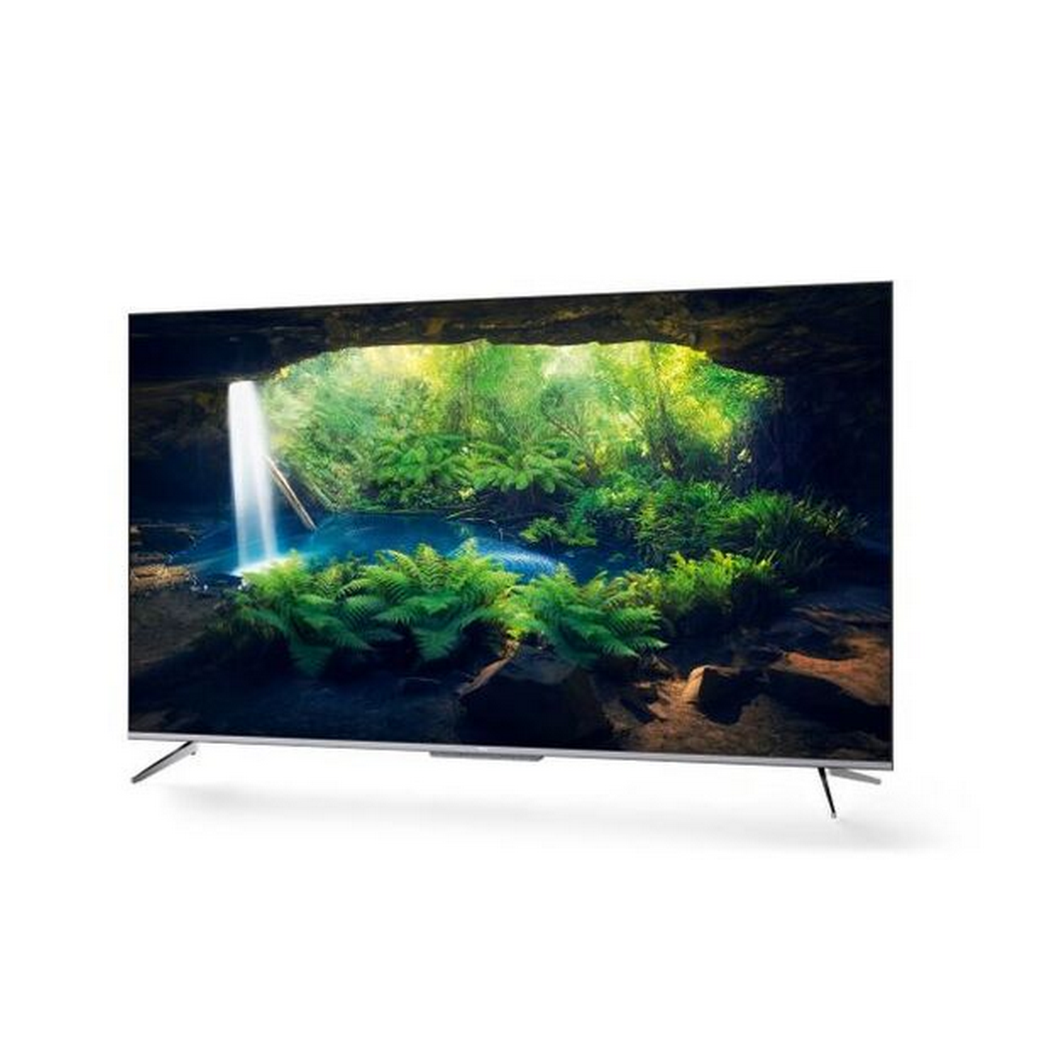 Televisor que muestra una escena de cascada en un exuberante bosque verde. El televisor está sobre un fondo blanco, con patas plateadas.