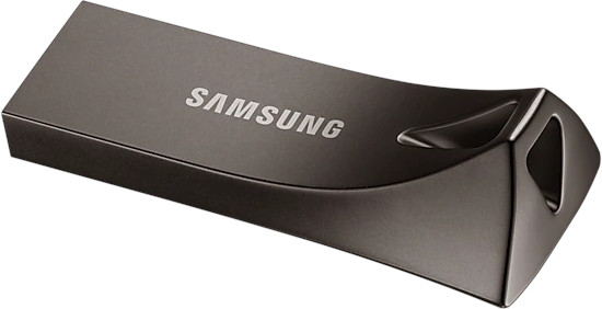Clé USB Samsung gris foncé avec le logo Samsung.
