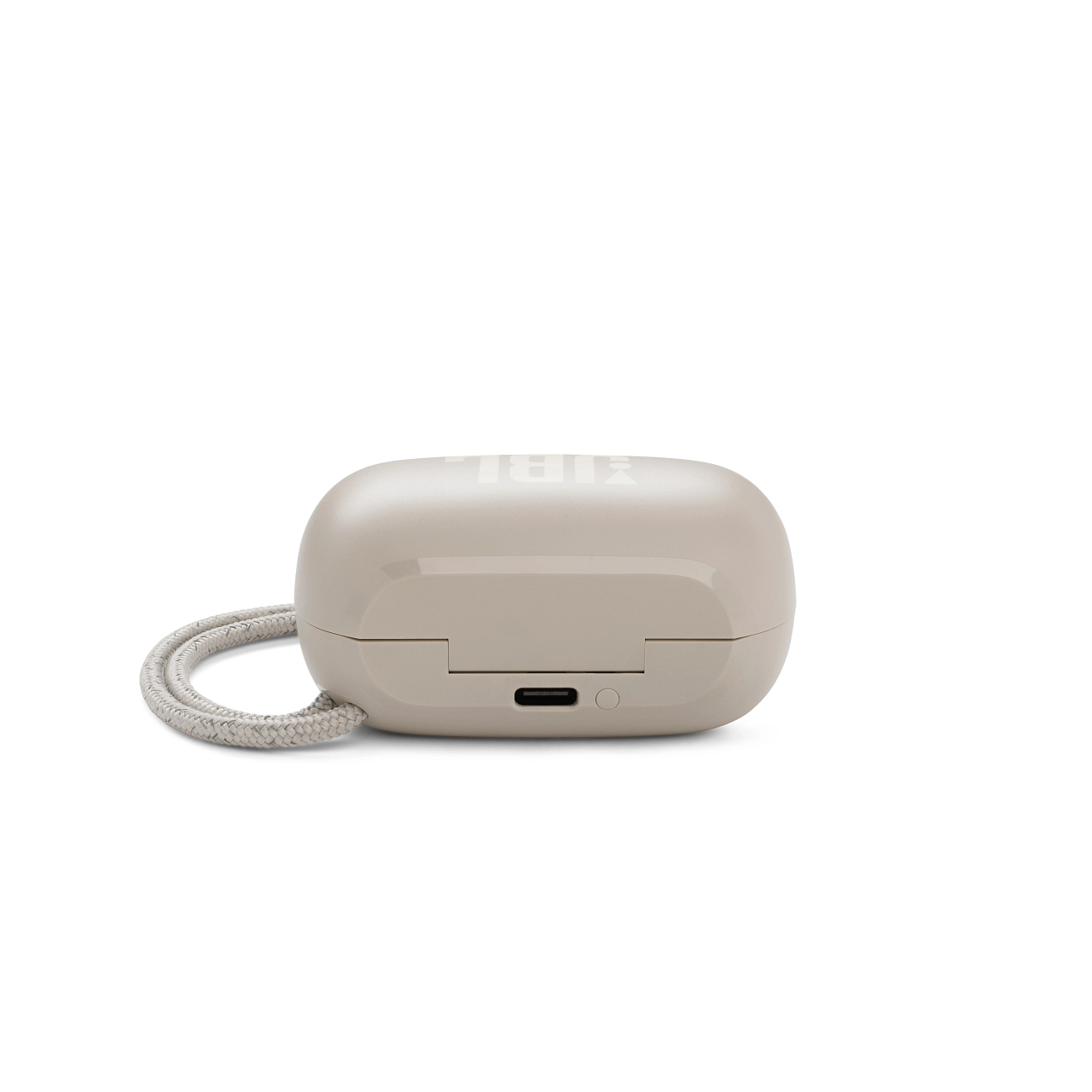 Beige Kopfhörer-Ladecase mit weißem Kabel und Ladeanschluss.