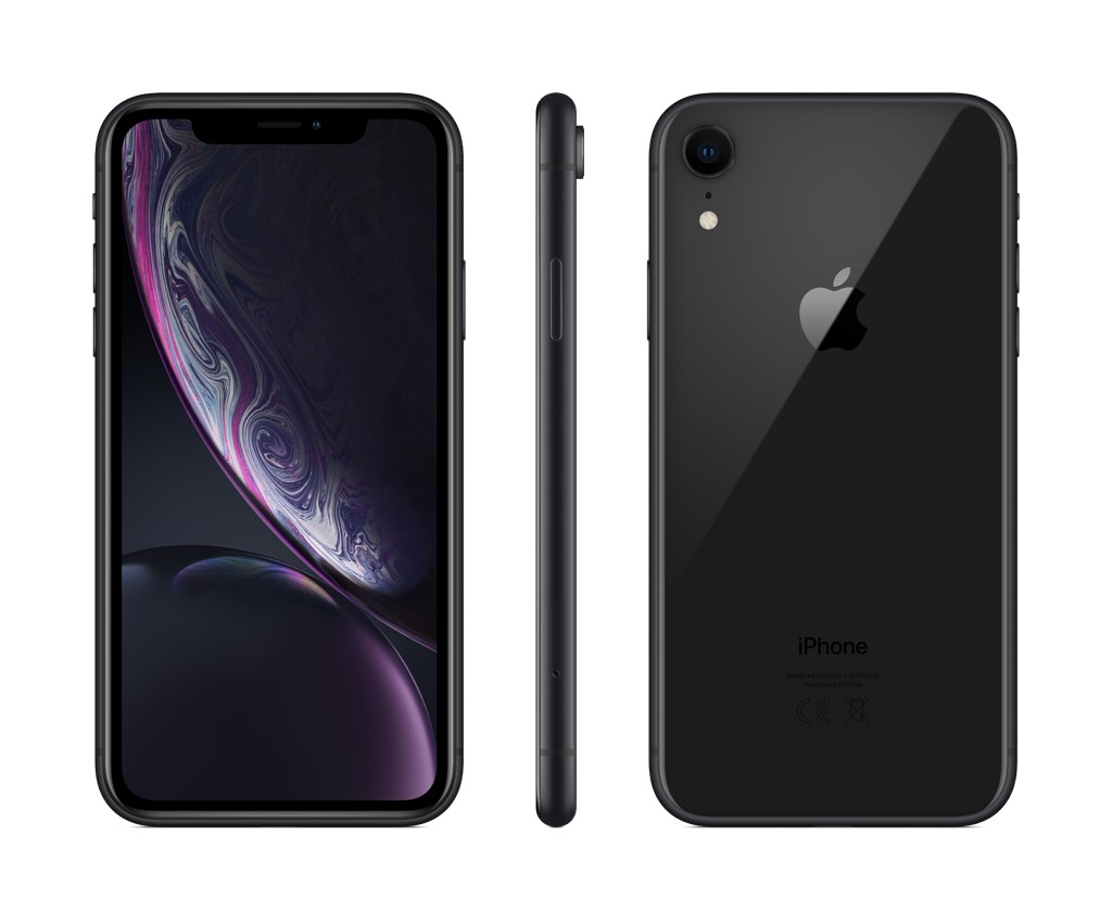 iPhone XR negro en tres vistas: frontal, lateral y trasera, aislado sobre fondo blanco.