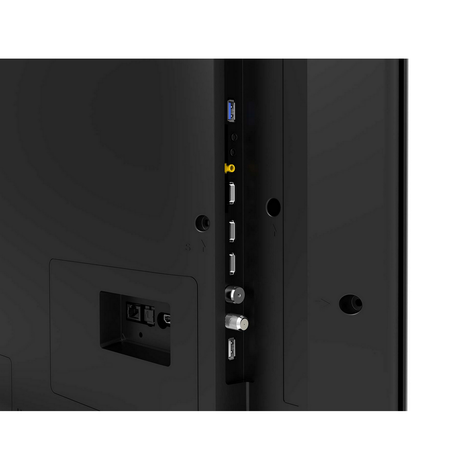 Panel trasero de un televisor negro con puertos. Incluye USB, antena y otras entradas.