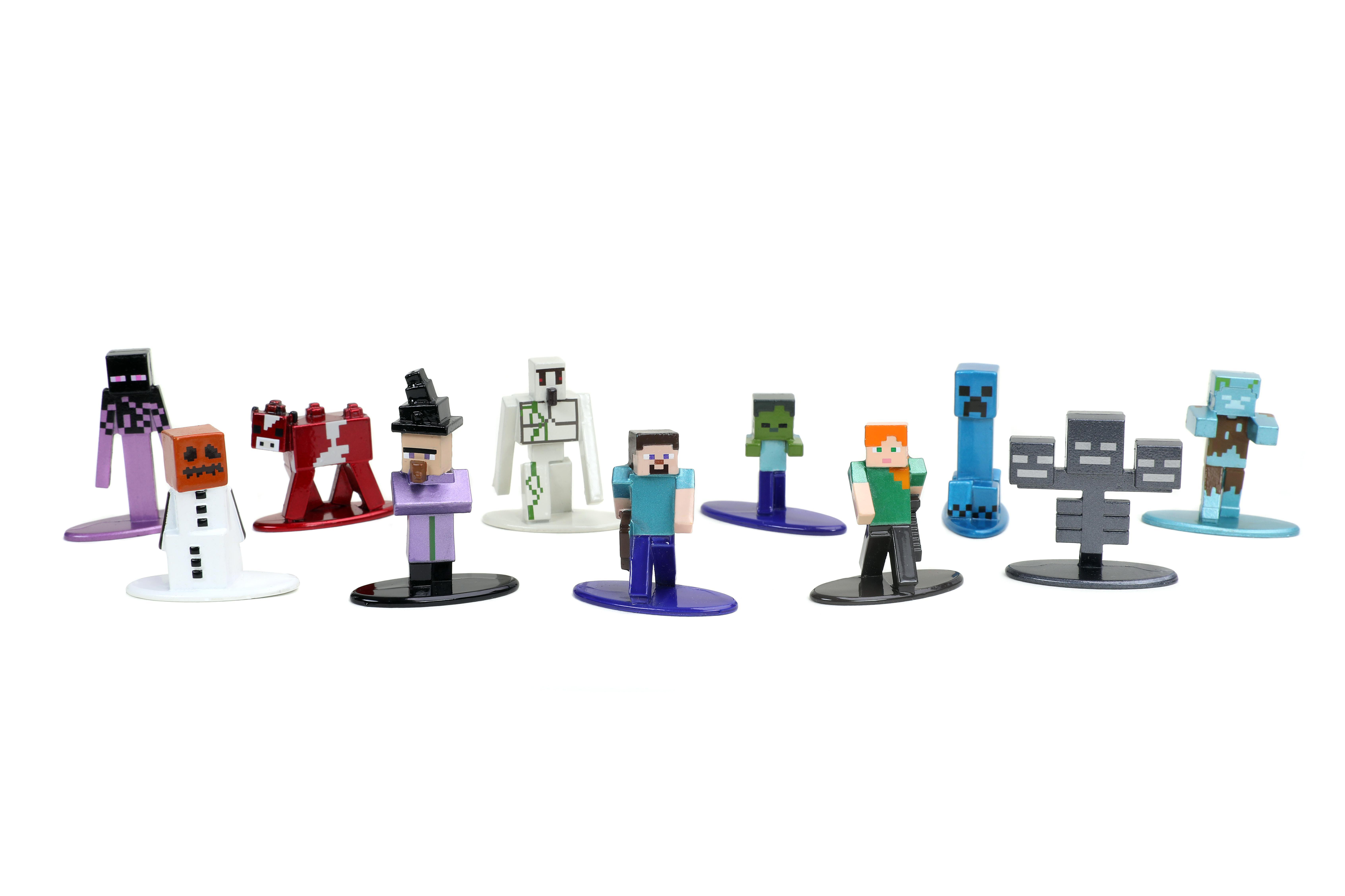 Minecraft-Figuren. Figuren verschiedener Charaktere, die auf einer weißen Oberfläche stehen.